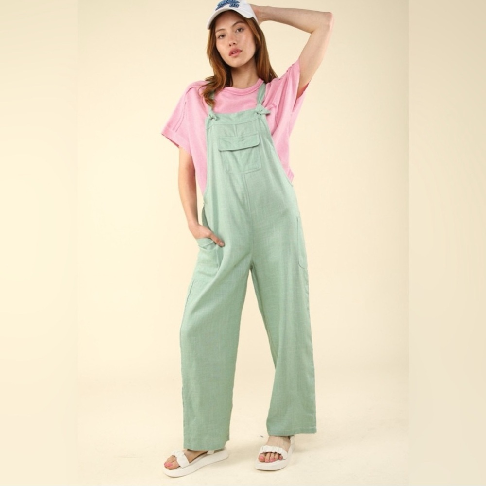 NWOT Knot Strap Jumpsuit With Pockets